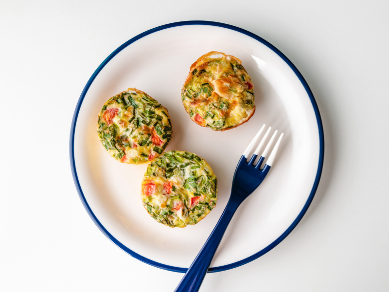 high protein make ahead breakfast (Egg Muffins with Veggies & Cheese)