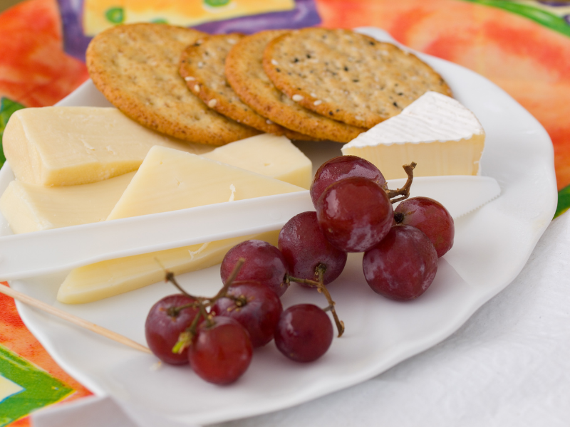 healthy snacks for the office (Whole-Grain Crackers with Cheese)